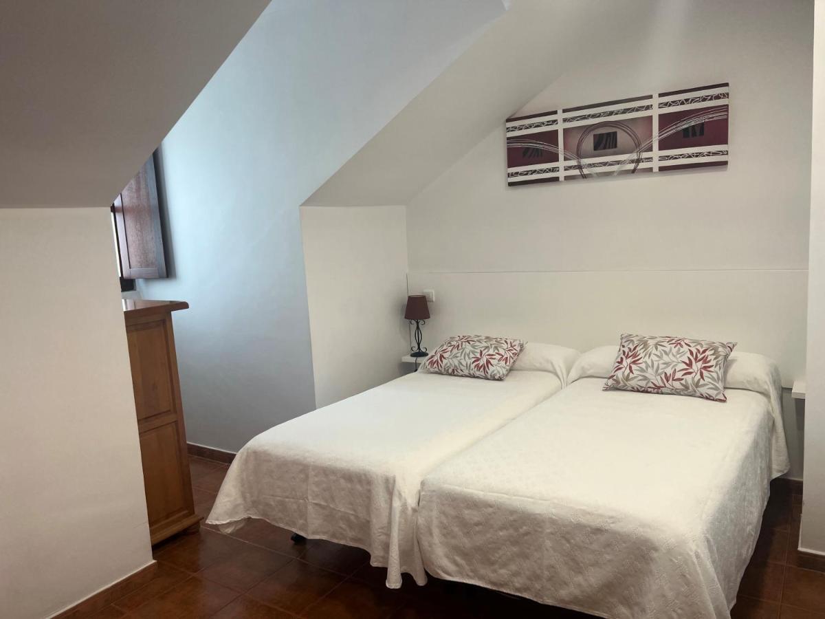 Apartamentos Club Condal โกมิญาส ภายนอก รูปภาพ