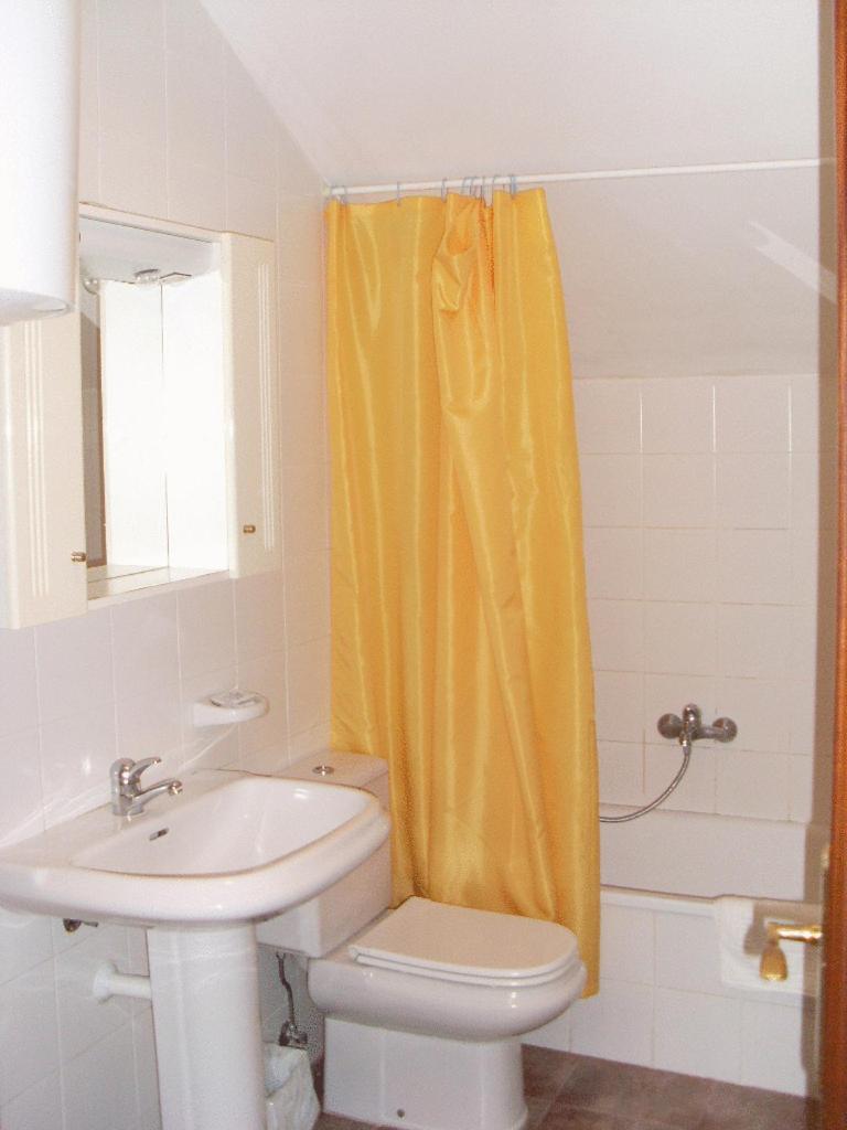 Apartamentos Club Condal โกมิญาส ภายนอก รูปภาพ