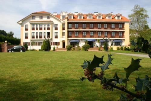 Apartamentos Club Condal โกมิญาส ภายนอก รูปภาพ